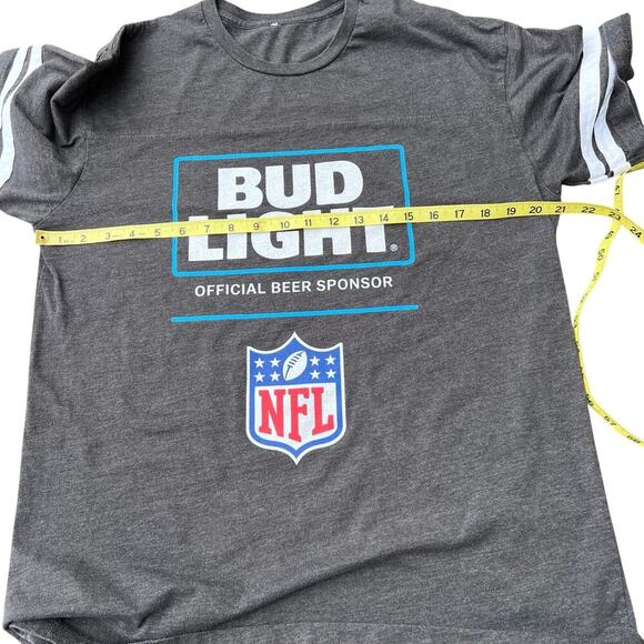 NFL mens BUD LIGHT T SHIRT, 21” armpit to armpit, Men's size L - Picture 5 of 5